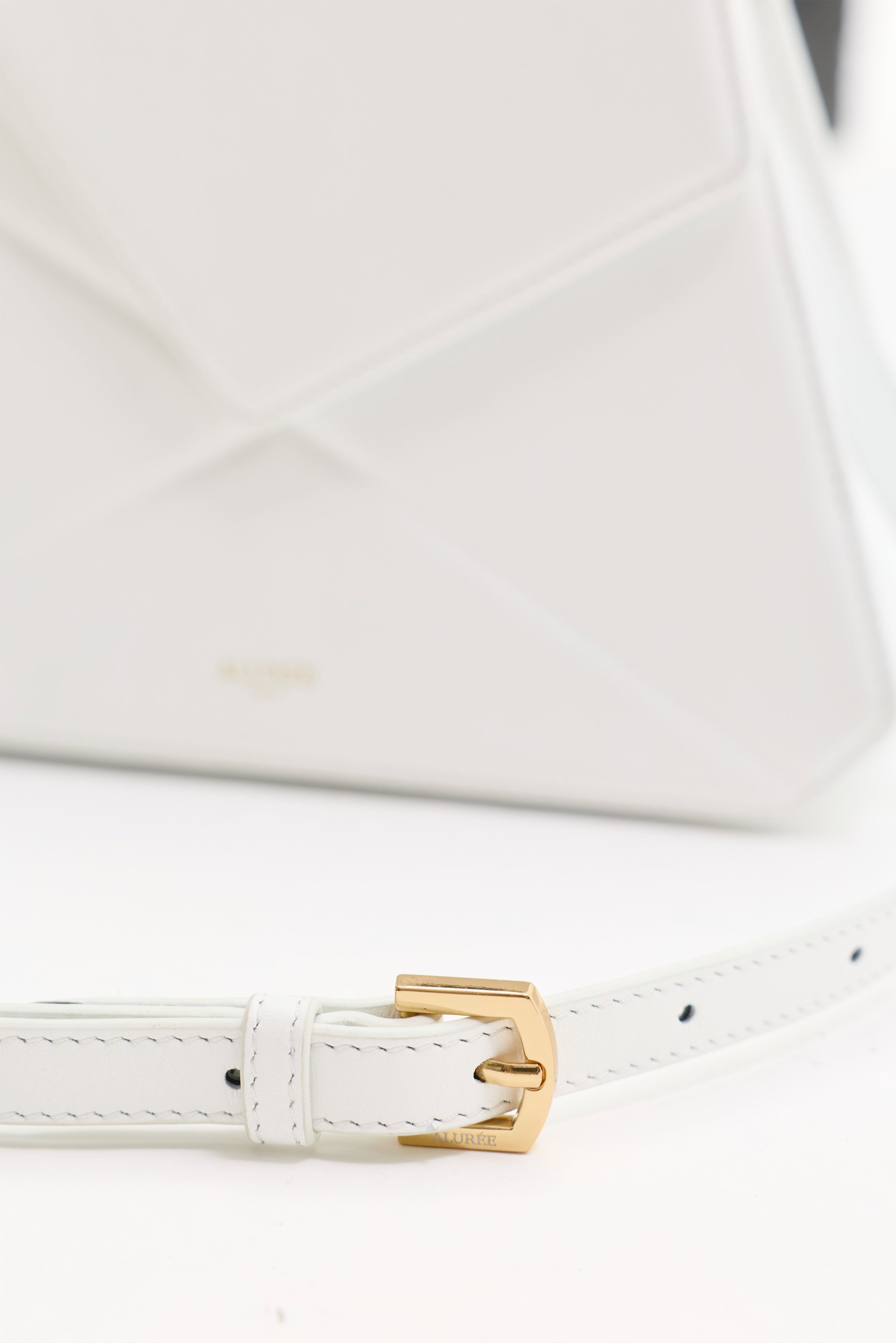 Elor - White